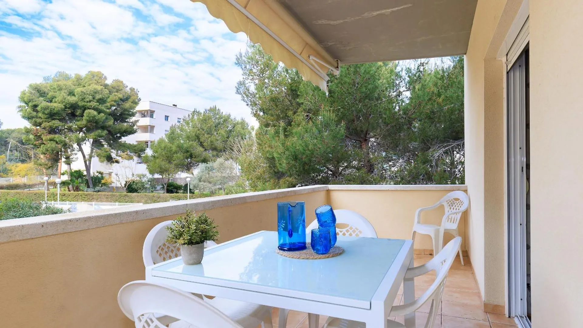 Uhc Aqua Family Complex Apartment Salou Spain