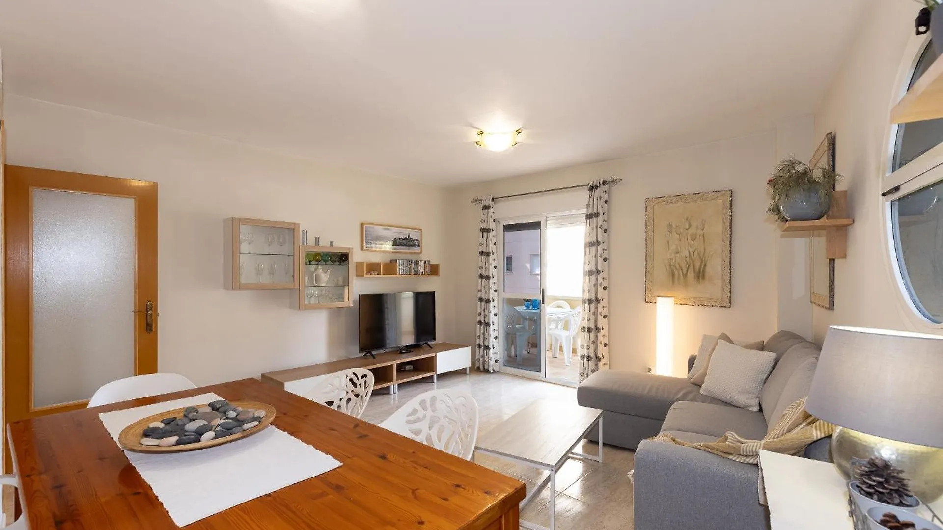 Uhc Aqua Family Complex Apartment Salou